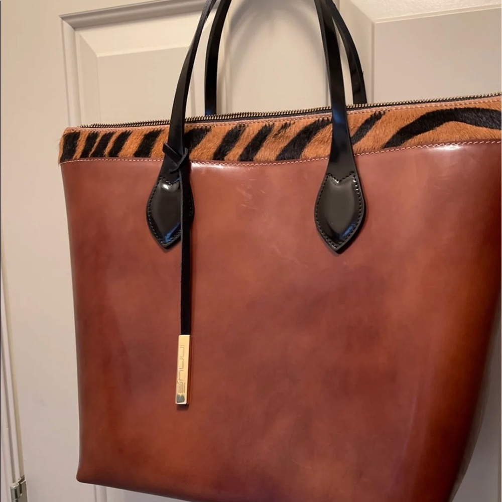 Innue Italian leather handbag